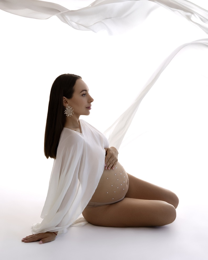Maternity photograph 10